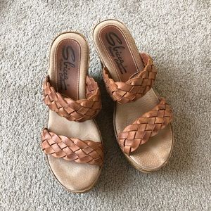 Snicca tan Wedges